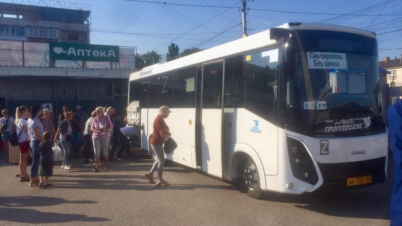 Автобусы из Крыма в Херсонскую и Запорожскую области ежедневно перевозят  более 150 человек - НИА-Крым